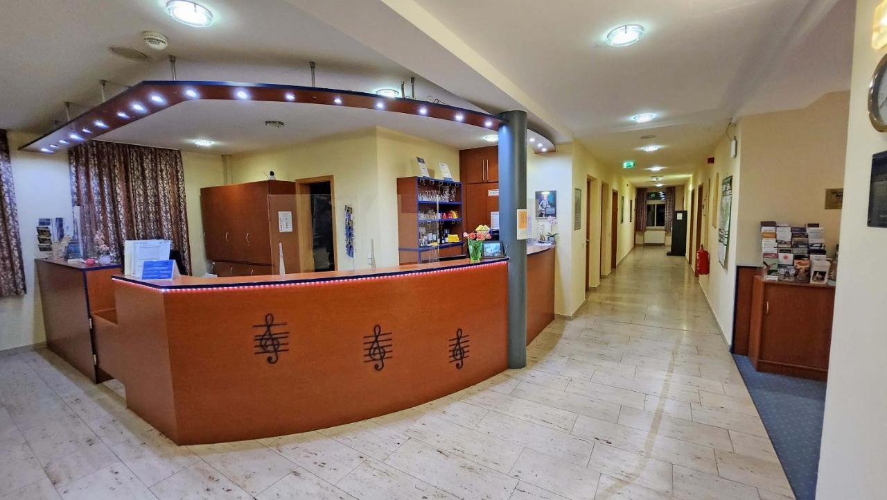 Hotel Amadeus Dresden Neustadt Екстер'єр фото