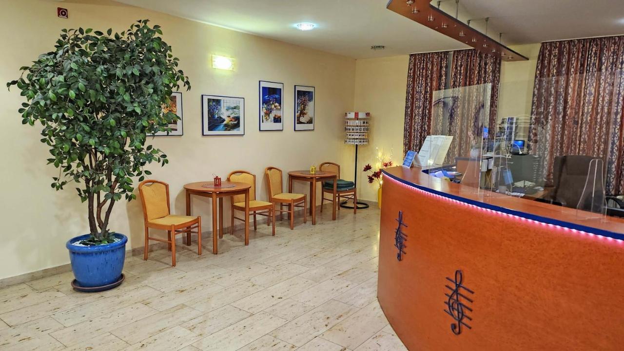 Hotel Amadeus Dresden Neustadt Екстер'єр фото